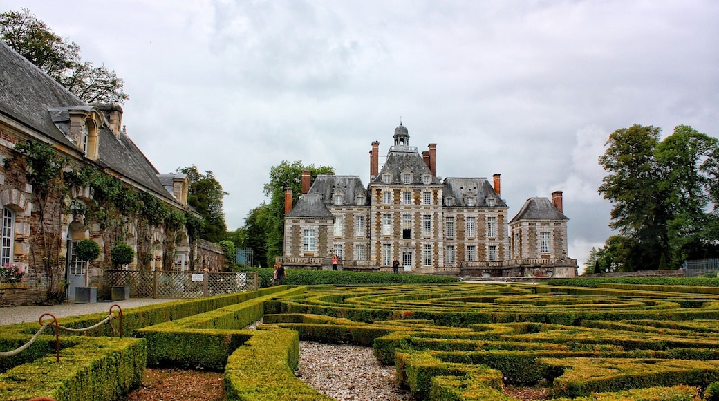 The Castle was constructed in 1631 , by the architect Francois Mansard . There is also the airship museum the place very well known , "the dream of
Malcolm Forbes " the famous American man bought this castle after the war in 1945) 🎈, airship, hot air balloon 🎈.and there is also a beautiful garden .