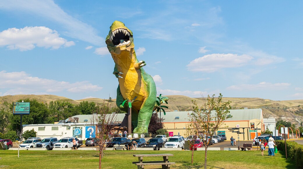 World\'s Largest Dinosaur which includes outdoor art