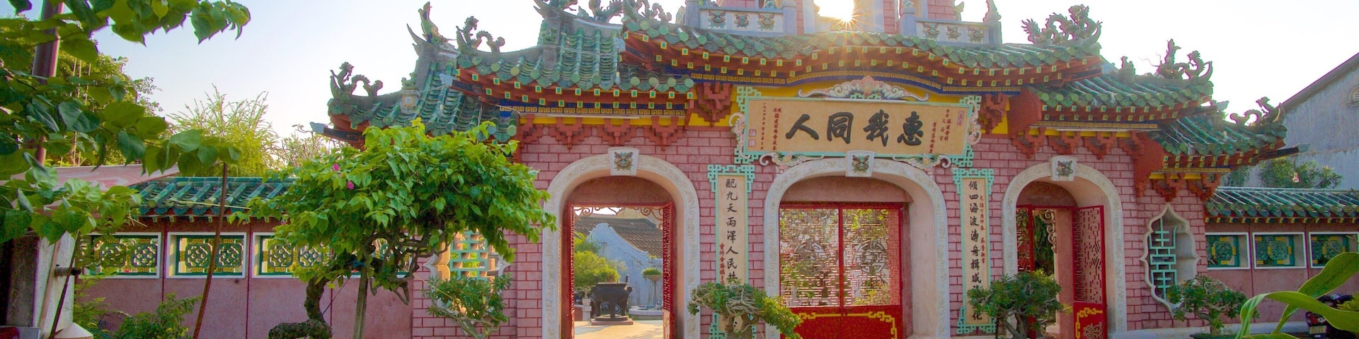 Assembly Hall of the Fujian Chinese Congregation showing religious elements, heritage architecture and a temple or place of worship