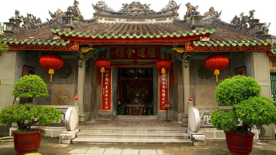 Assembly Hall of the Fujian Chinese Congregation showing religious elements