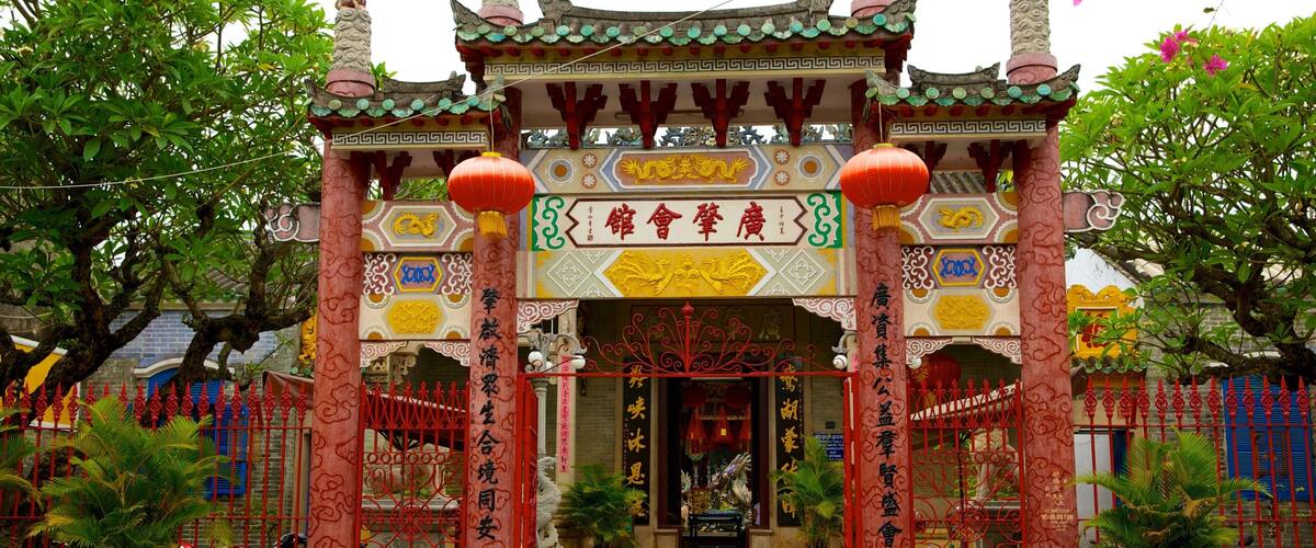 Assembly Hall of the Cantonese Chinese Congregation showing heritage architecture and views