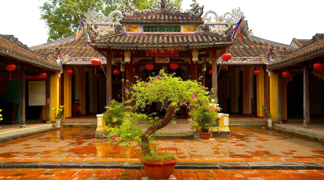Cam Pho Temple featuring heritage architecture, a temple or place of worship and religious aspects