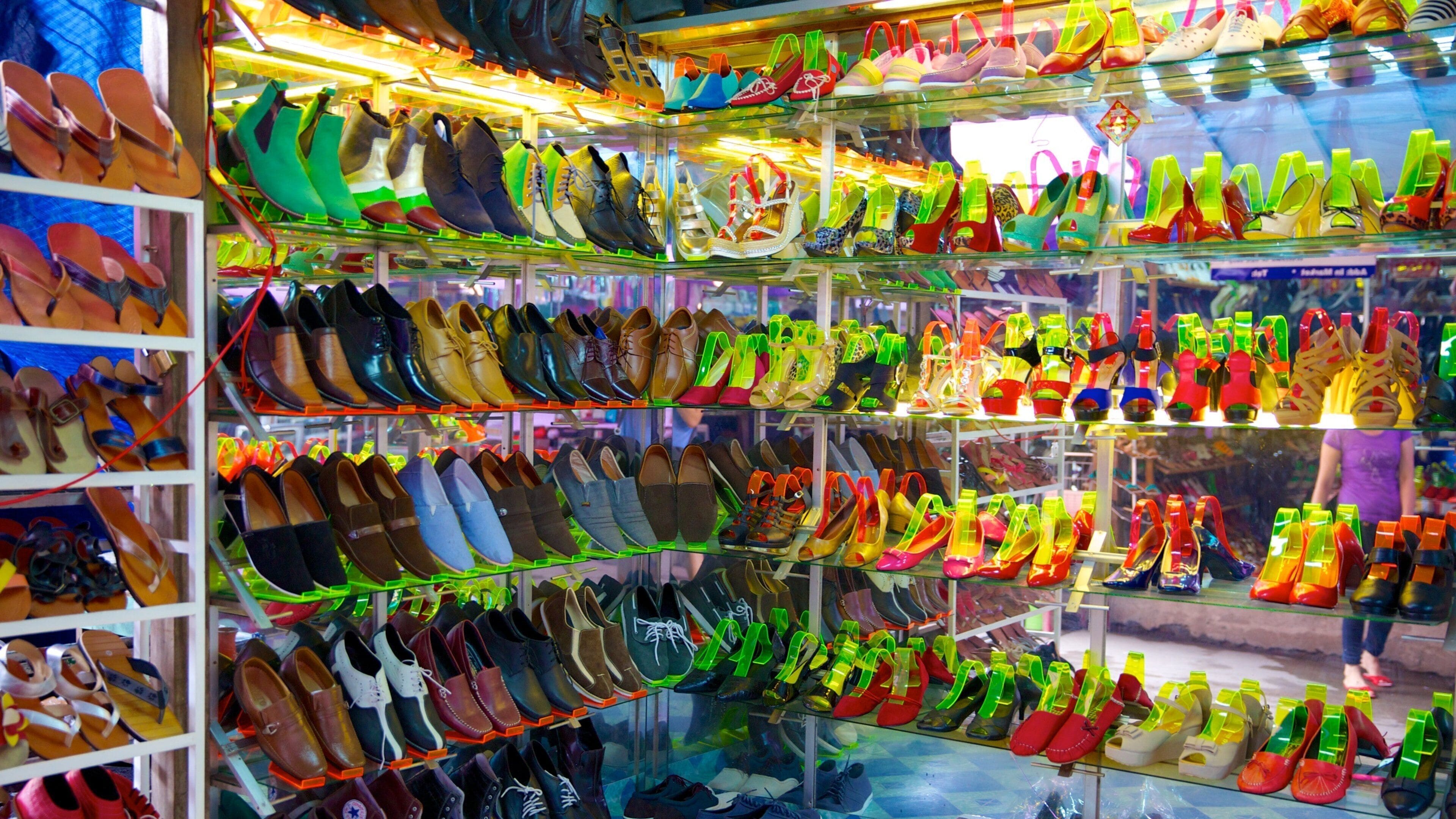 中環街市 设有 購物, 市場 和 內部景觀