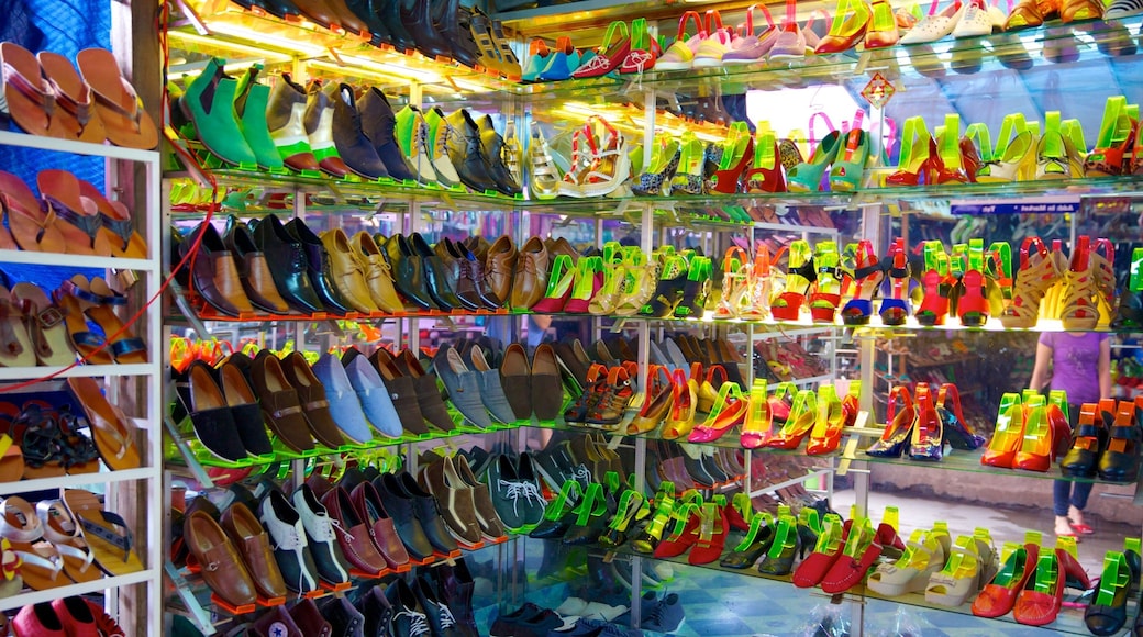 Central Market which includes interior views, markets and shopping