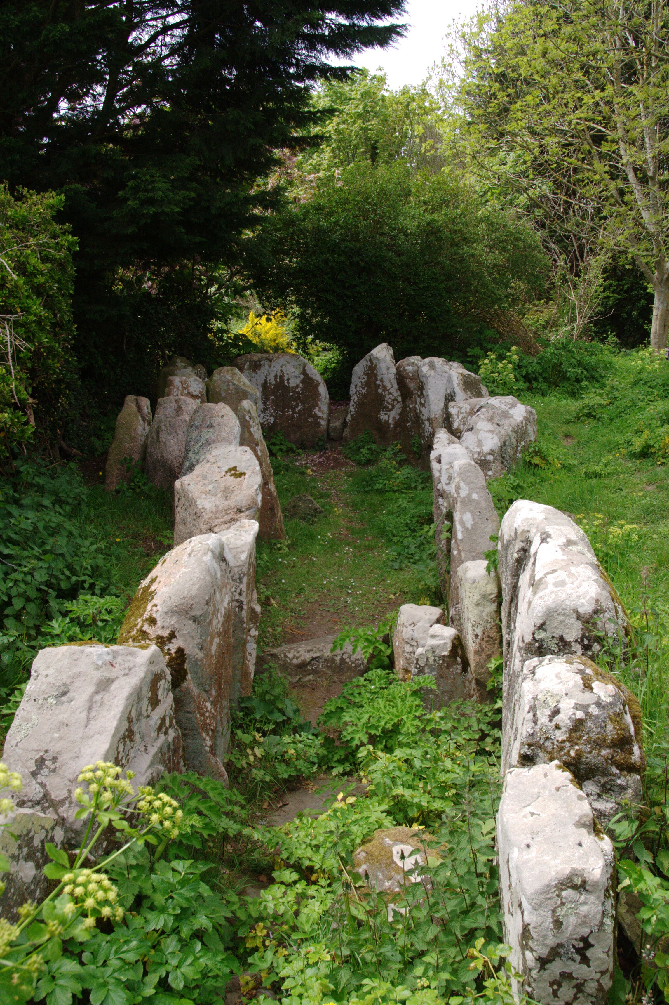 Mont Ubé dolmen in Saint Clement.