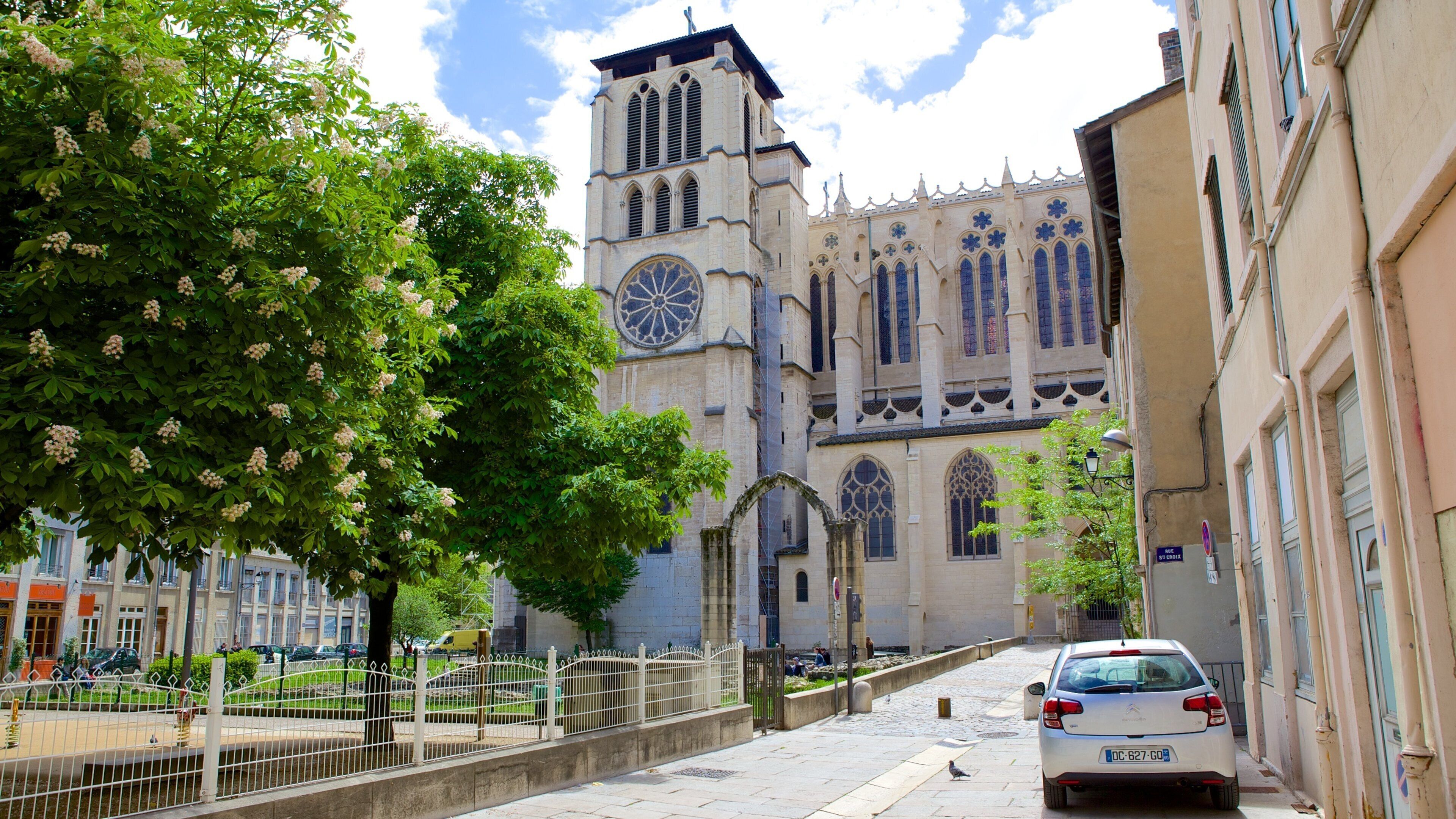 5e arrondissement bevat een kerk of kathedraal en historische architectuur