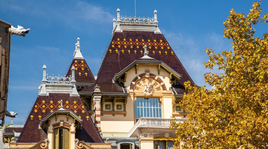 8th Arrondissement which includes heritage elements