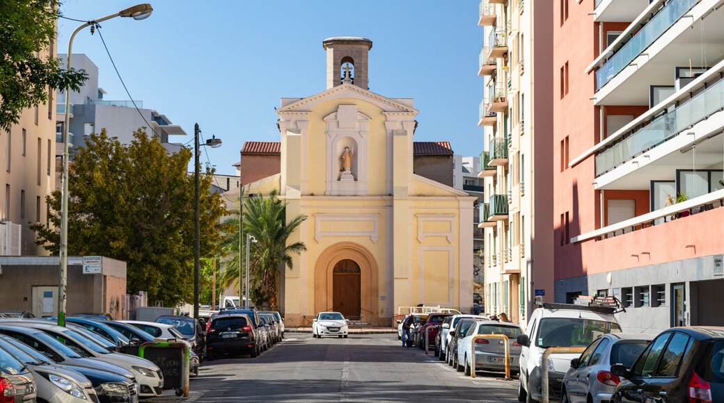 10th Arrondissement showing heritage elements and a church or cathedral