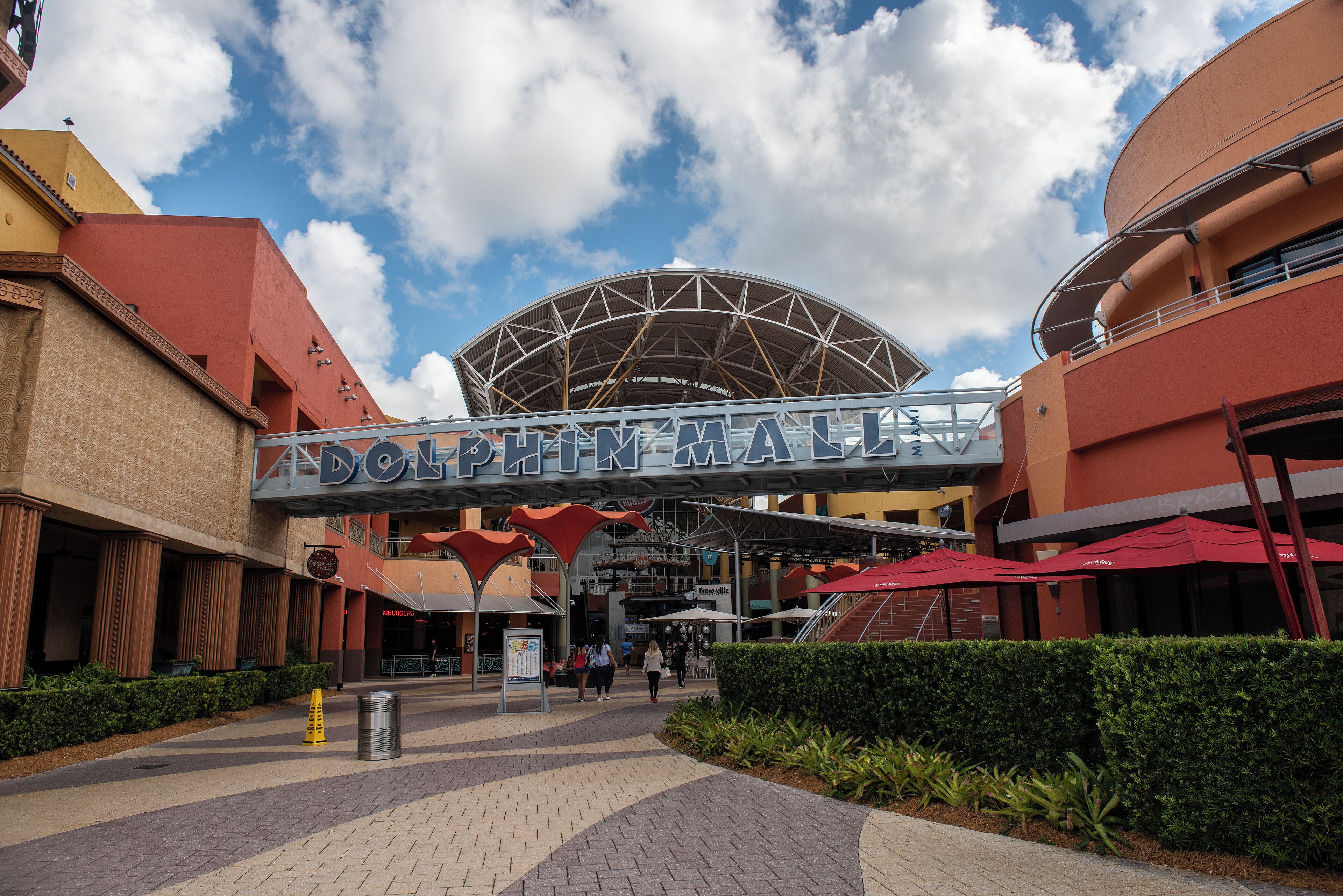 Miami_DolphinMall_6187838-0635