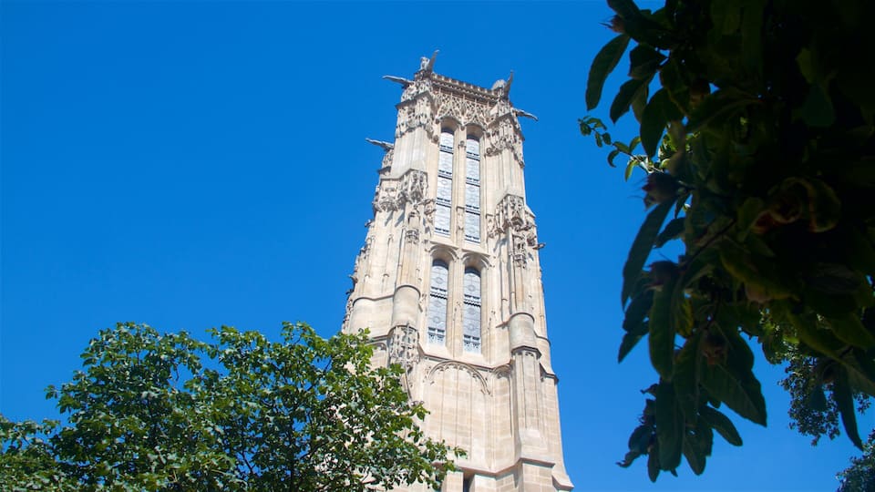 1st Arrondissement featuring heritage elements