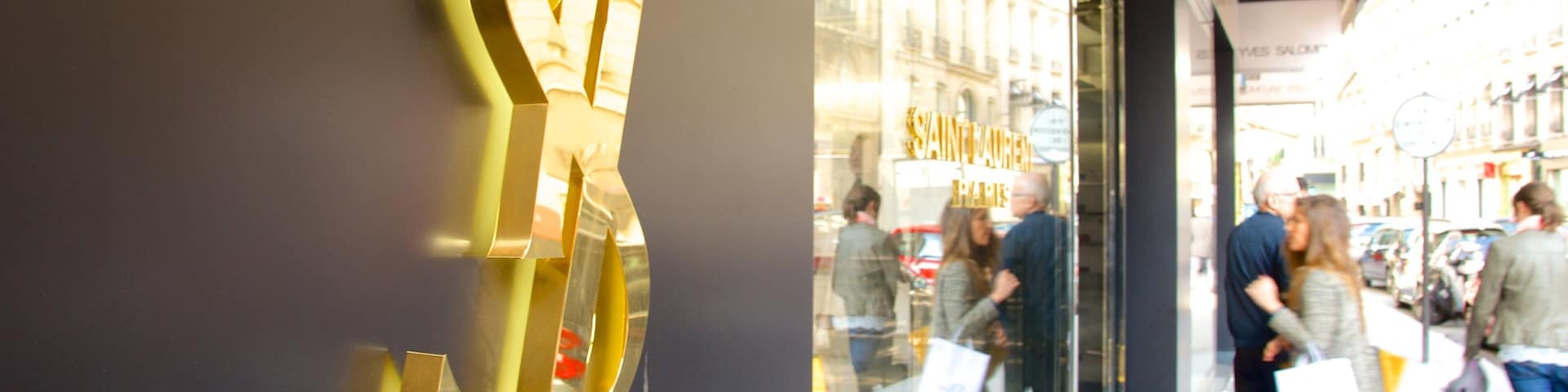 8th Arrondissement showing fashion and shopping