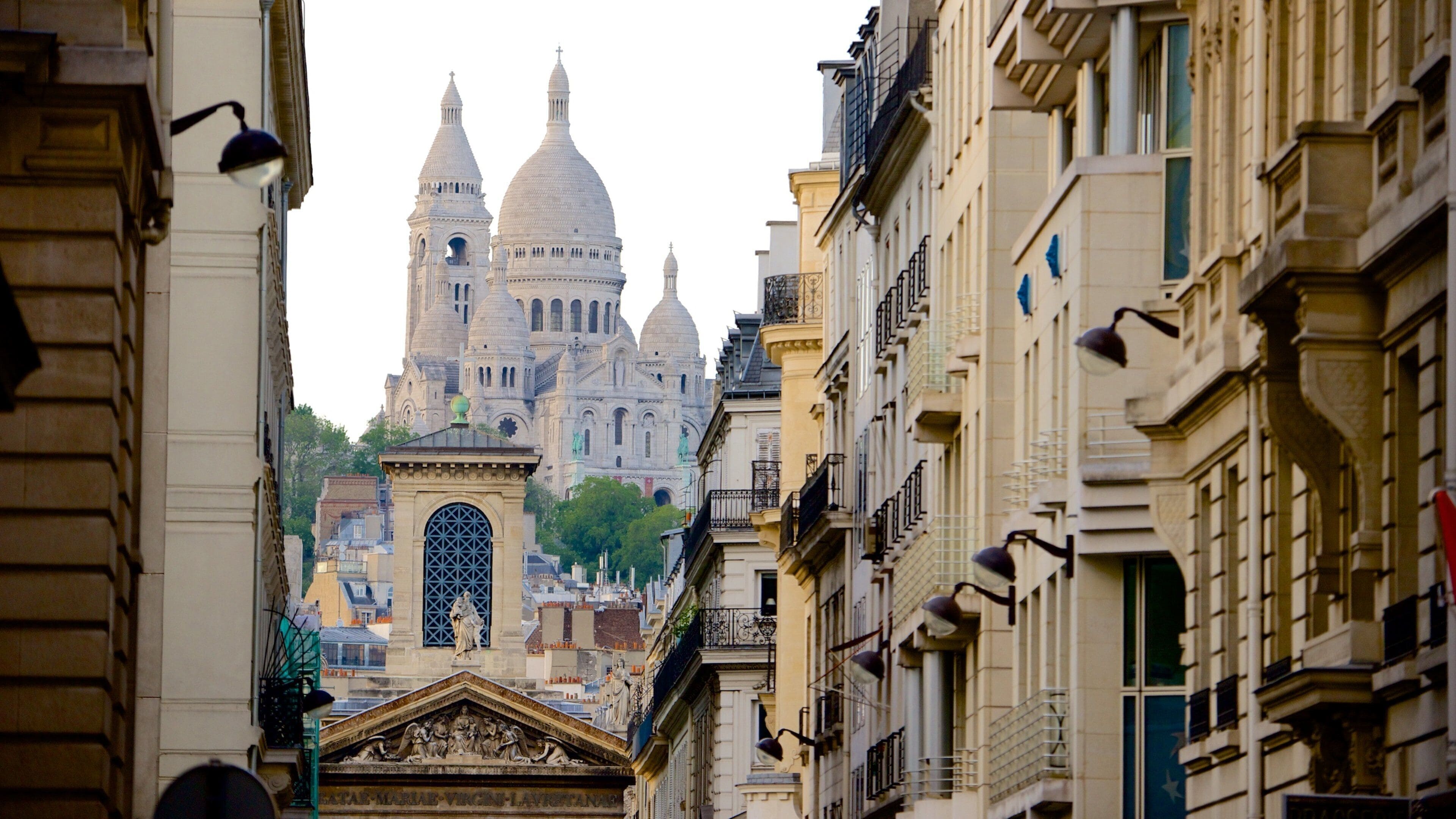 9th Arrondissement which includes heritage architecture, a church or cathedral and a city