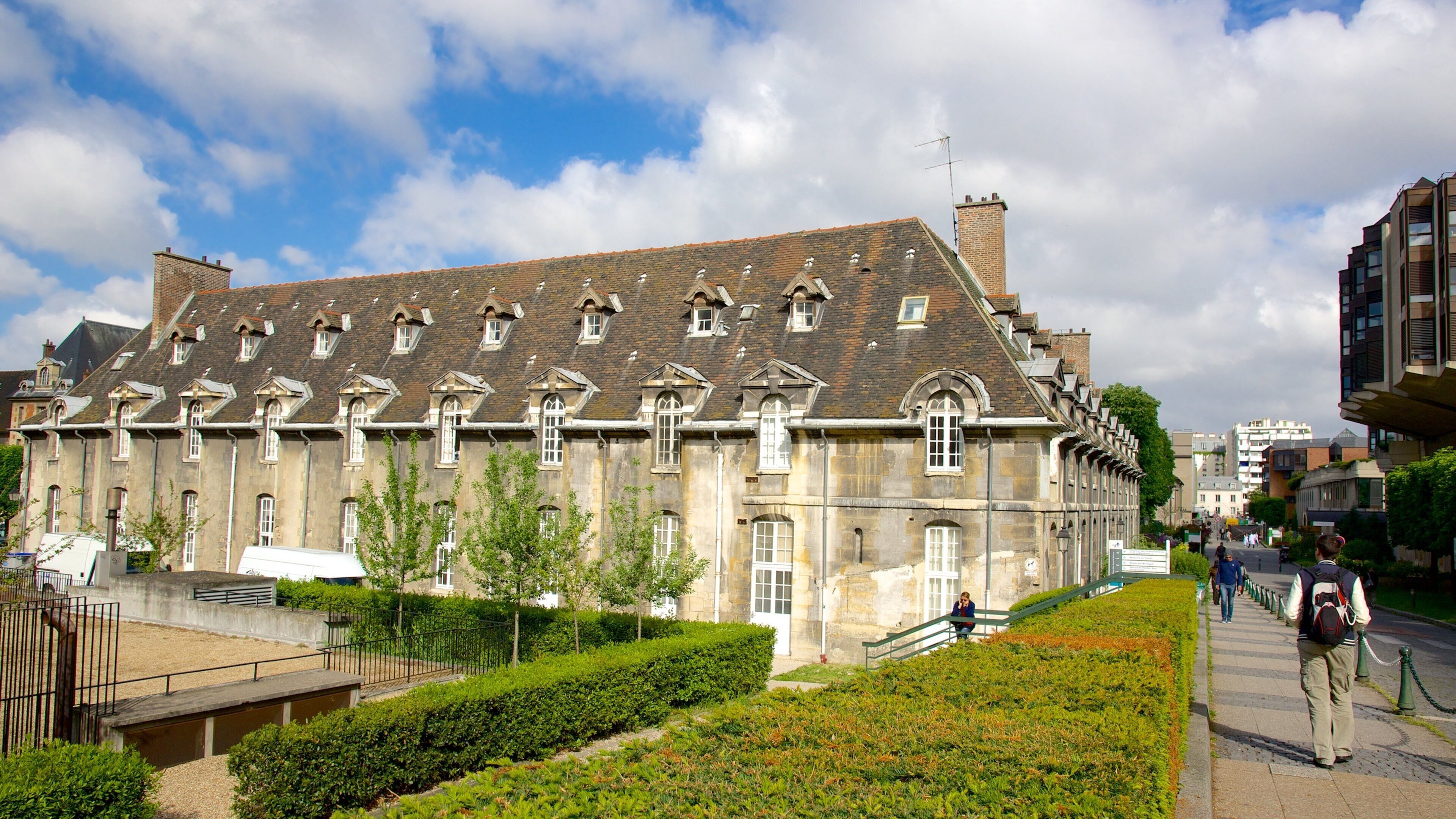 10e arrondissement toont historisch erfgoed en een park