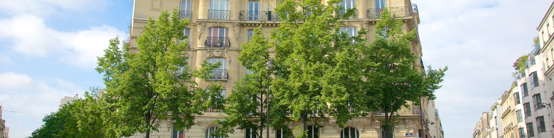 15th Arrondissement showing street scenes, a city and heritage elements