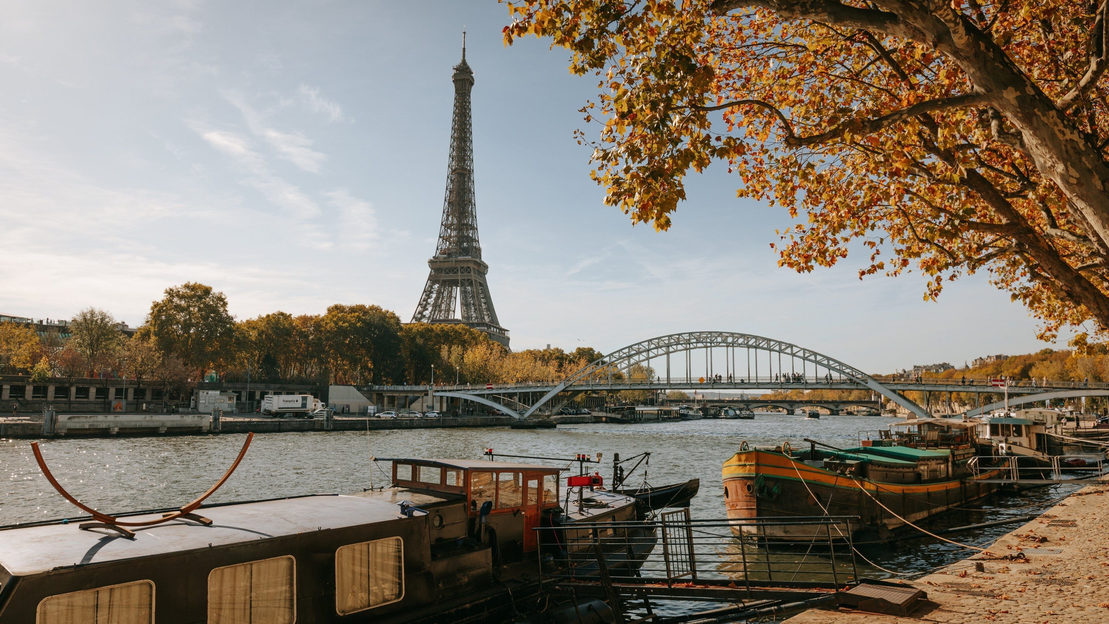 16th Arrondissement which includes a bay or harbor, a monument and a river or creek