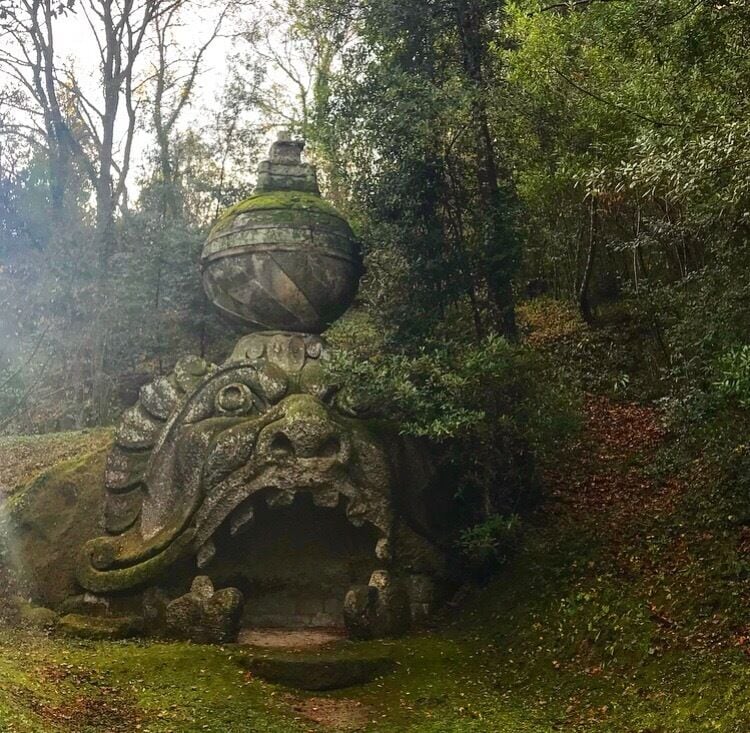 Interesting little find in Bomarzo. Same architect as Villa d’Este, definitely a different feel and style. 