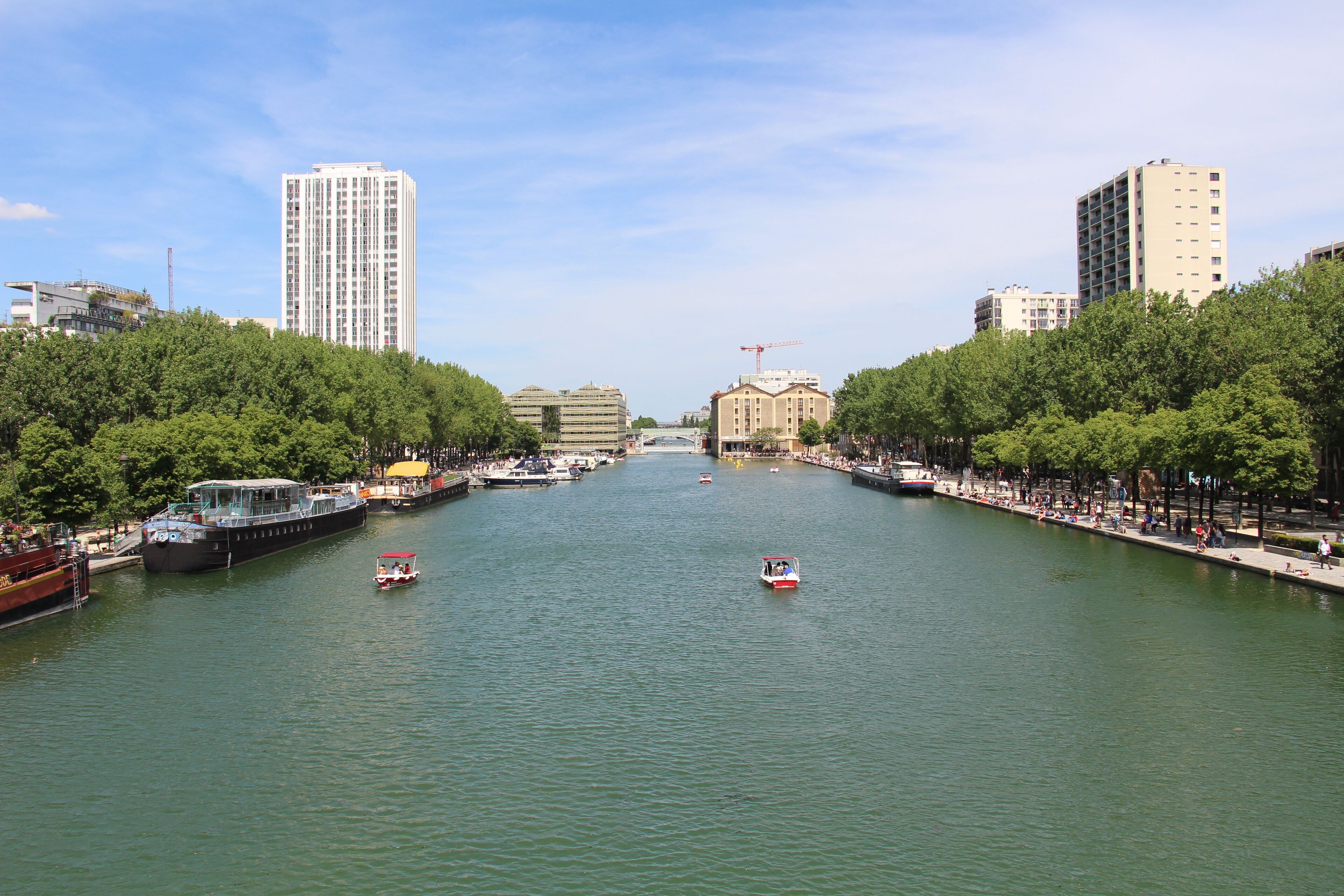 (La Villette) Passerelle du Bassin de La Villette Artificial pond built in 1808, view on the former "Magasins Généraux".