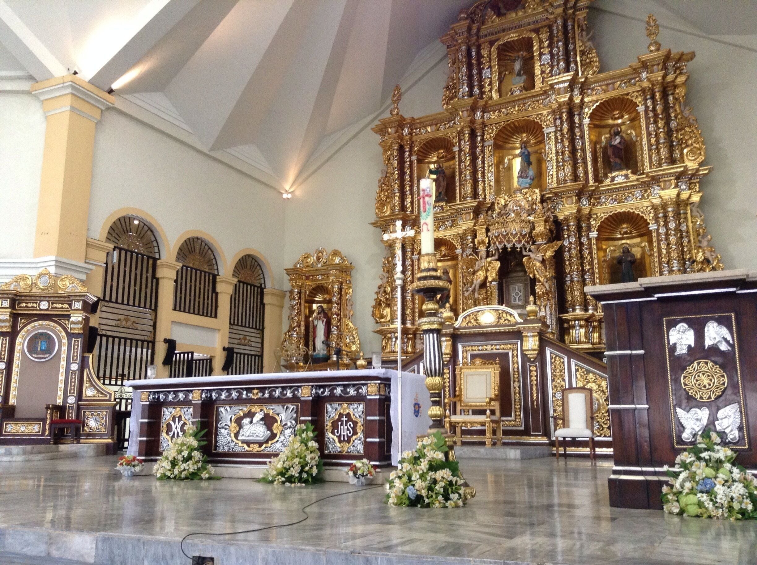 So grand even after Hainan Typhoon Pope Francis came to visit the the survivors to console them because its not easy to move on after the devastation