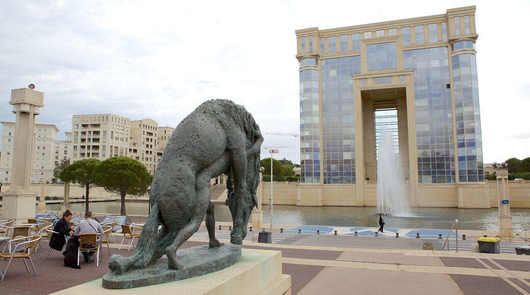 Esplanade de l\'Europe que incluye imágenes de calles y una estatua o escultura