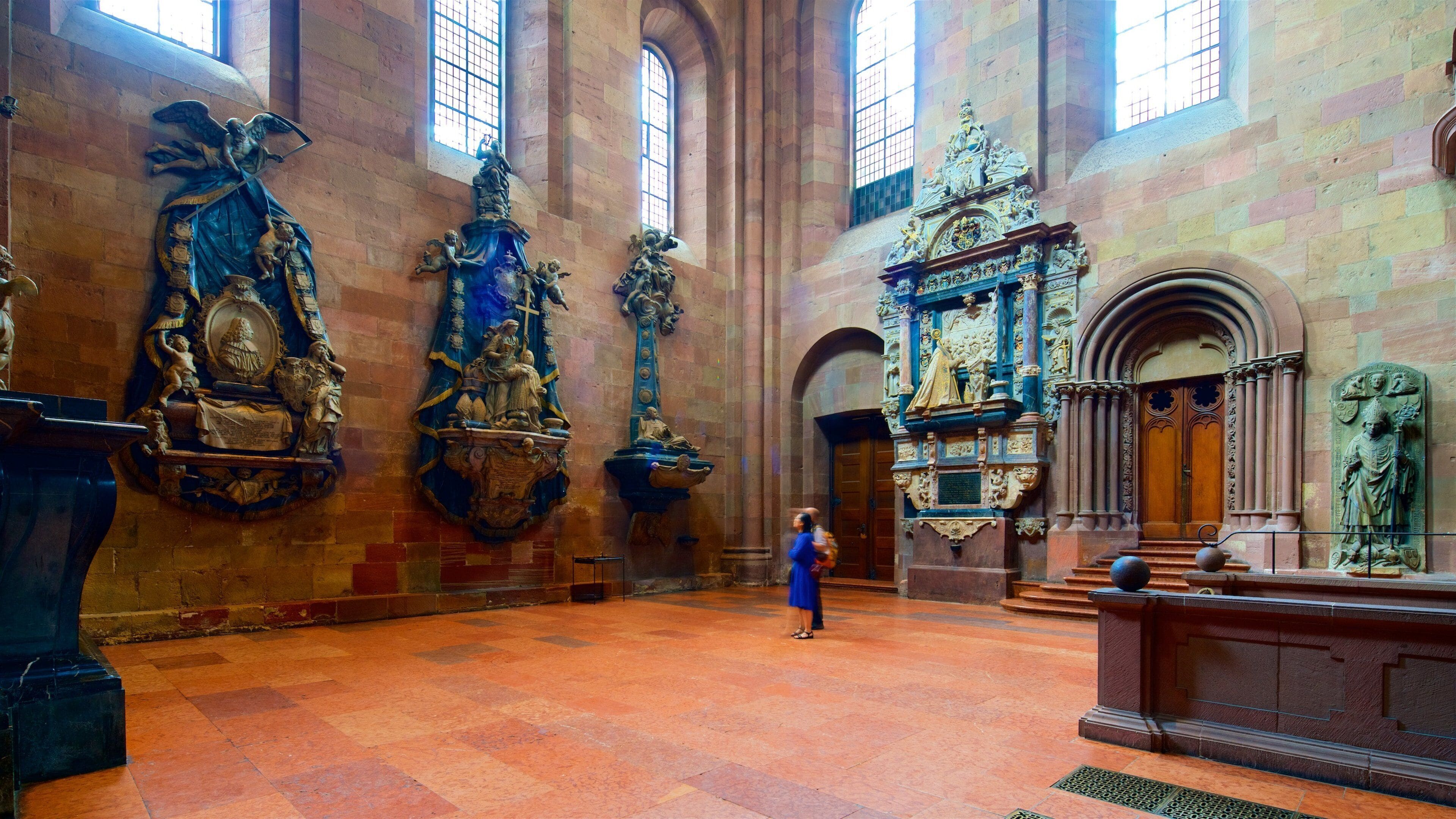 Mainz Cathedral which includes heritage elements and interior views