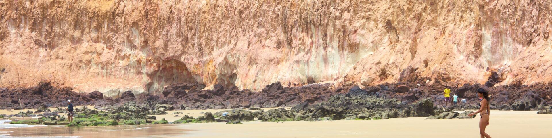 Cotovelo Beach showing a sandy beach
