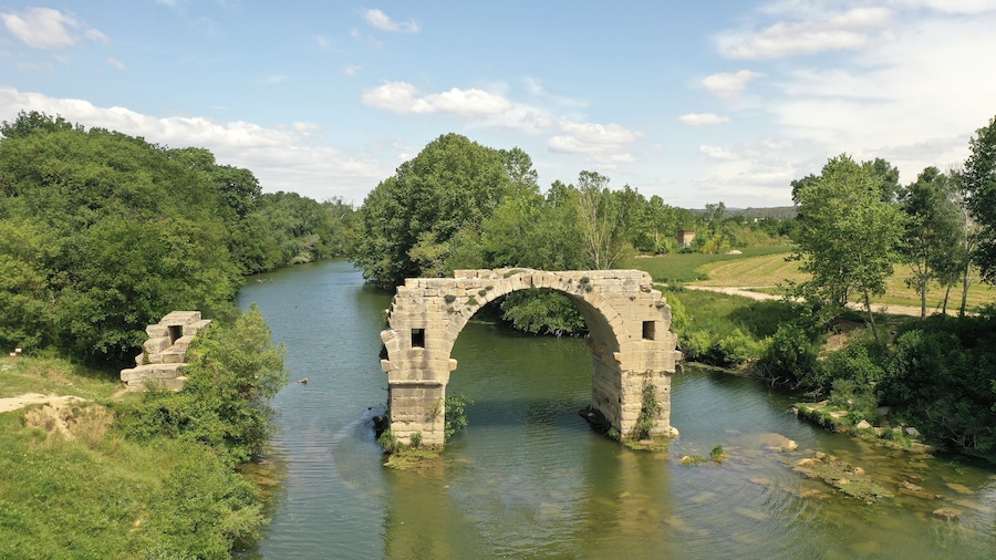survol de la via domitia dans le Gard, sud de la France au bord du Vidourle