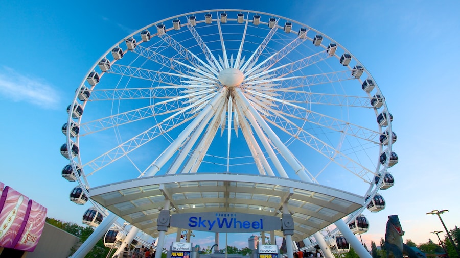 Noria Niagara SkyWheel ofreciendo atracciones y señalización