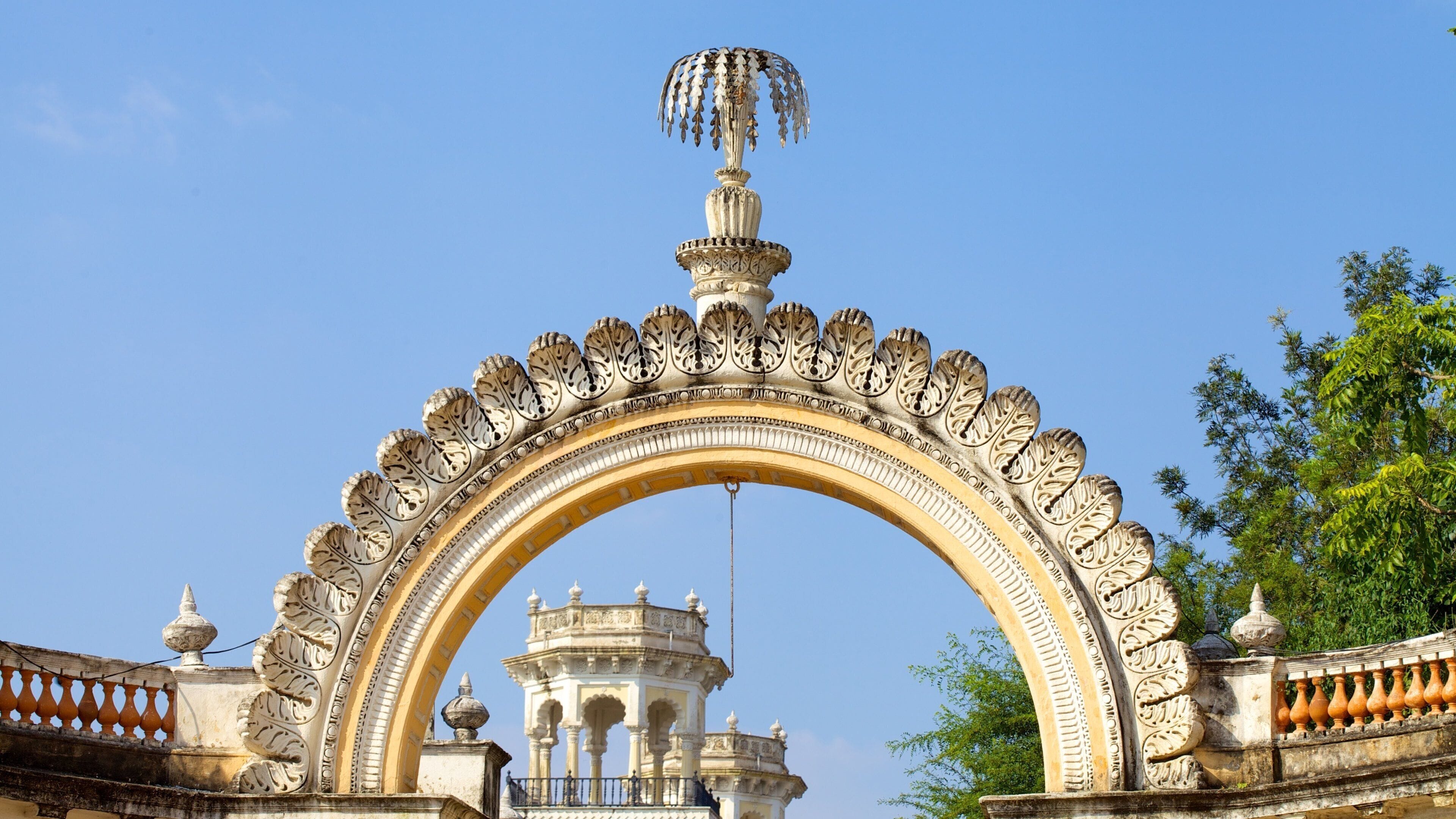 Chowmahalla Palace showing chateau or palace and heritage architecture