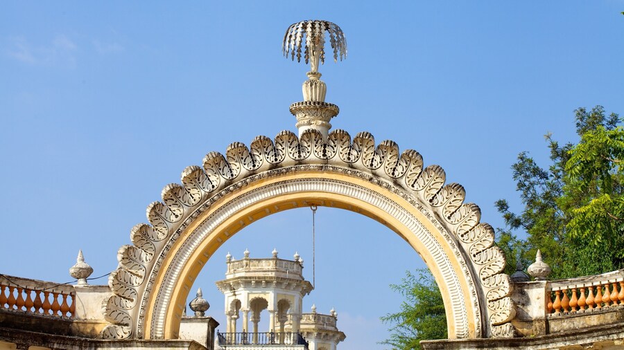 Chowmahalla Palace showing chateau or palace and heritage architecture