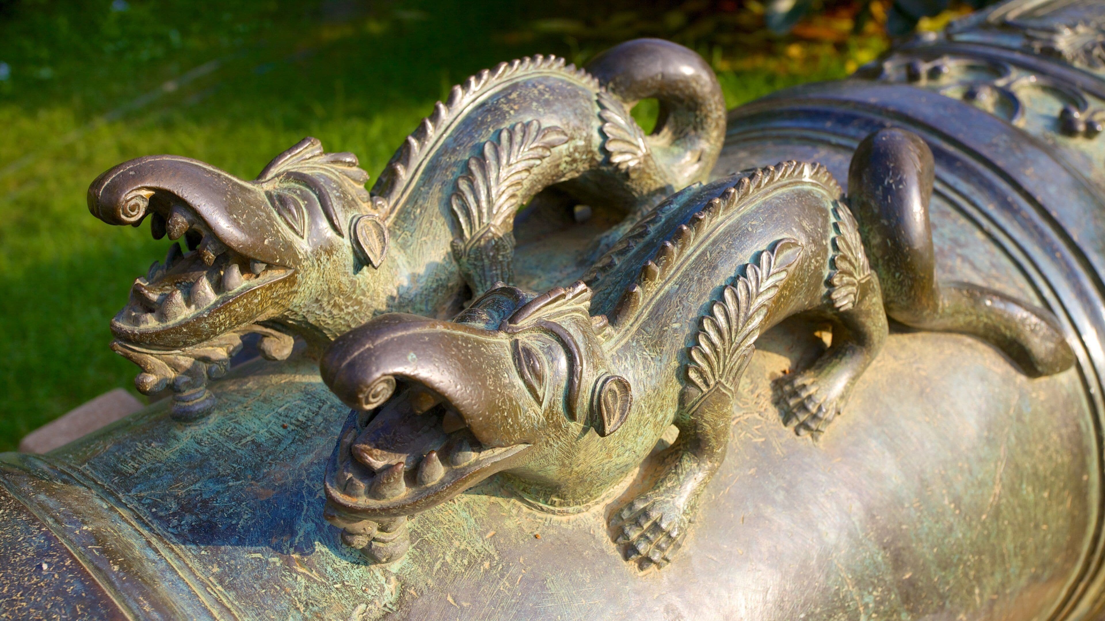 Chowmahalla Palace showing a statue or sculpture and outdoor art