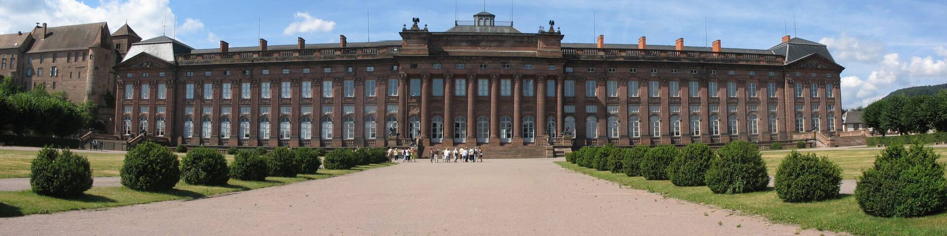 SAVERNE le Château des ROHAN vue du parc