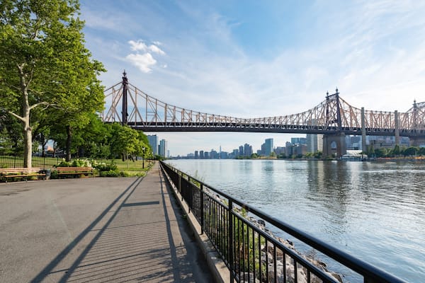 Queensbridge Park showing a river or creek and a bridge