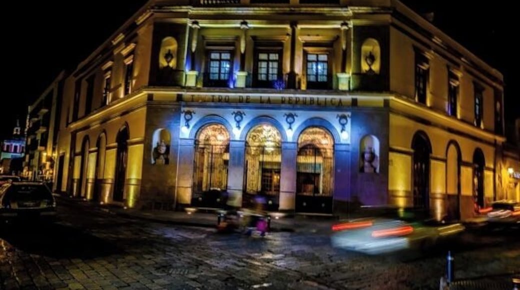 Teatro República
# Above Al travel