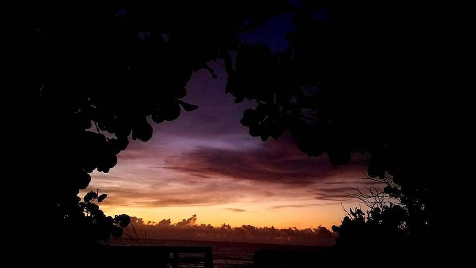 Nice little spot with small parking lot(free) and beach access.