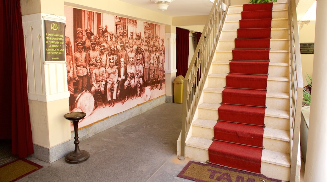 Alberto Maranhao Teater som omfatter interiør og teaterliv