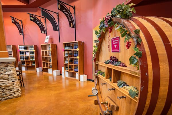 Mount Pleasant Winery featuring interior views