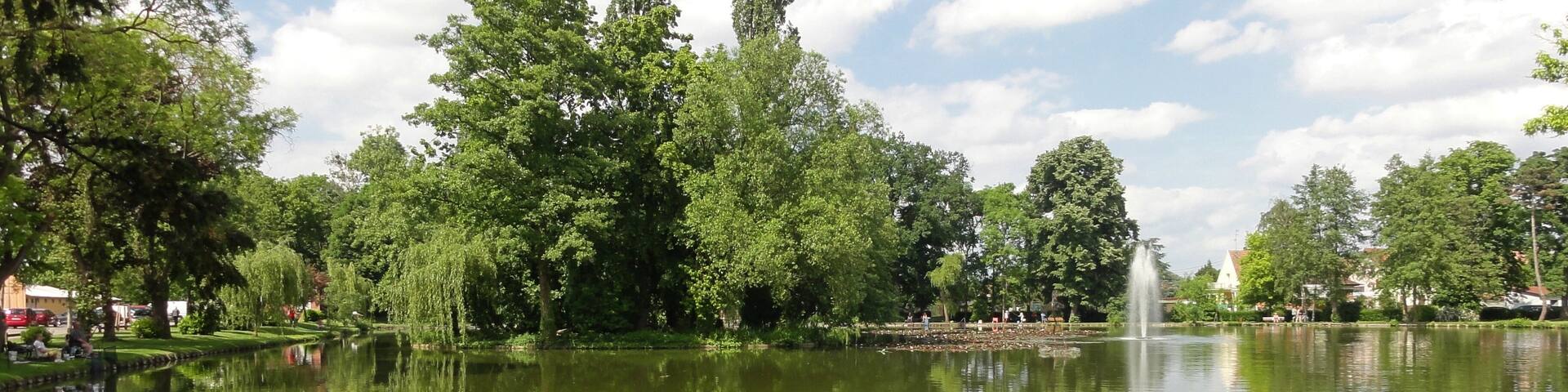 This building is indexed in the Base Mérimée, a database of architectural heritage maintained by the French Ministry of Culture, under the reference IA67011038 .