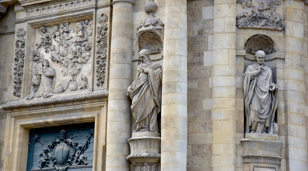 Bordeaux Golden Triangle which includes heritage elements