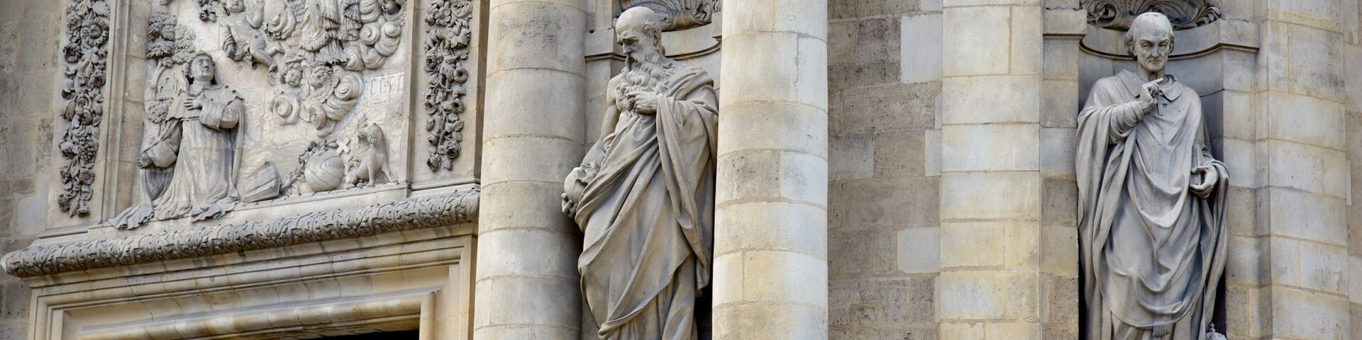 Bordeaux Golden Triangle which includes heritage elements