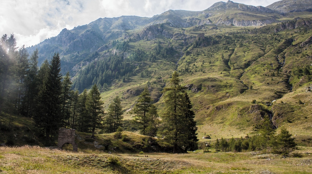 Pendici del Monte Masoni dal Lago Cavasabbia, Carona.