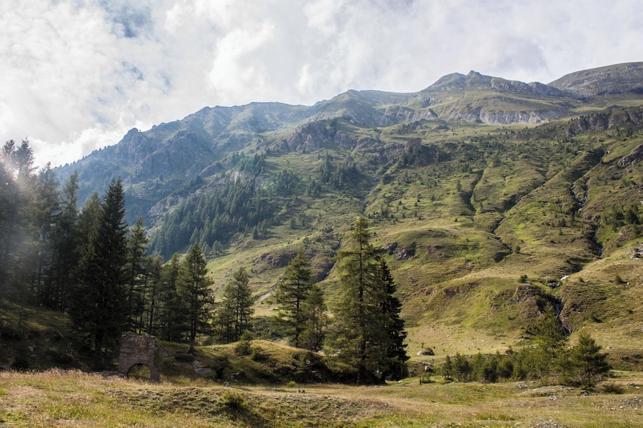 Pendici del Monte Masoni dal Lago Cavasabbia, Carona.