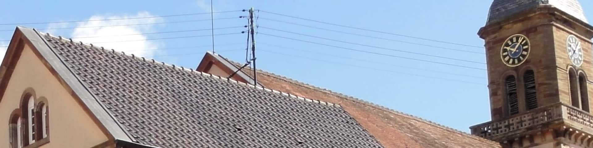 This building is indexed in the Base Mérimée, a database of architectural heritage maintained by the French Ministry of Culture, under the reference IA00115318 .