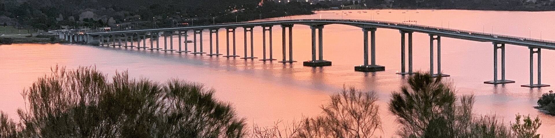 Sunset over Hobart on a cloudy evening
#hobart #tasmania #tassie #australia #sunset
