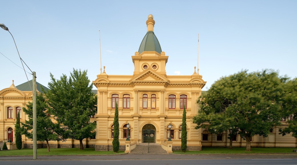 亞伯特市政會議中心 设有 歷史建築