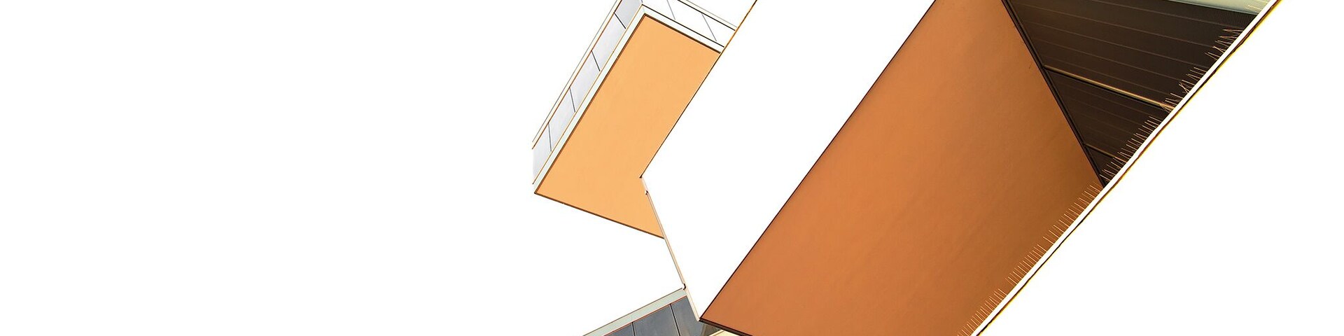 A building with different degrees of extension, a picture-perfect site!