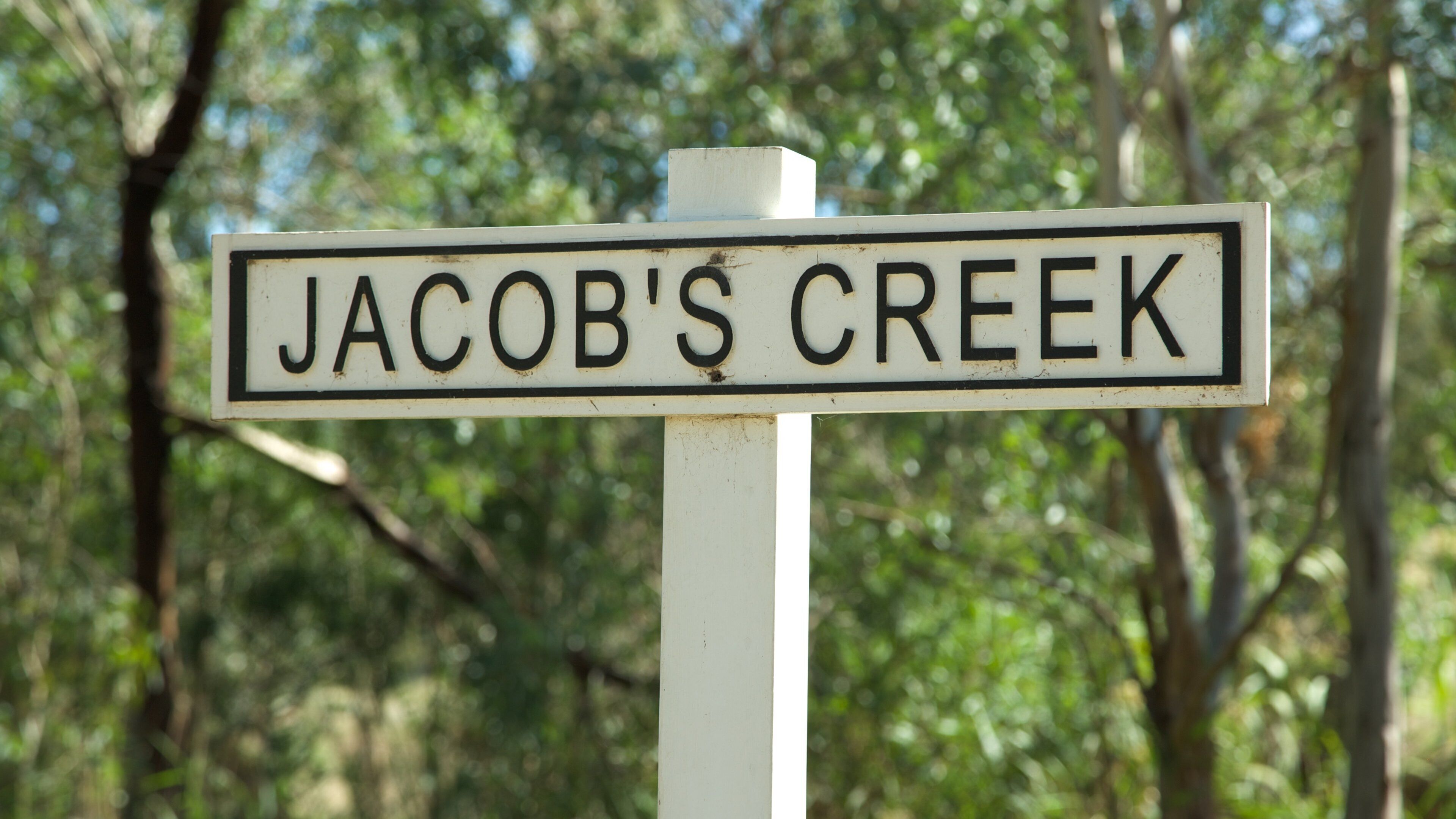 Jacob\'s Creek Vineyards which includes signage