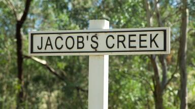 Jacob\'s Creek Vineyards showing signage