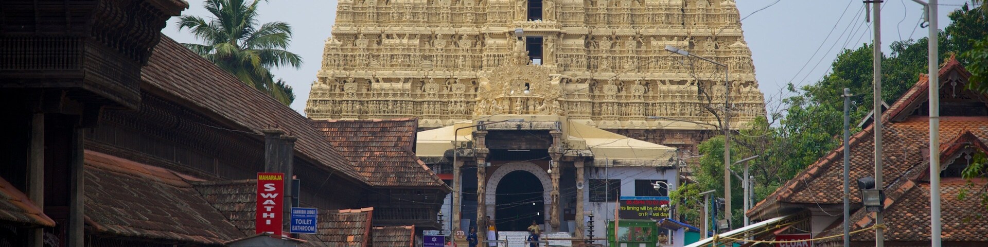 Templo de Padmanabhaswami que incluye escenas cotidianas y un templo o lugar de culto