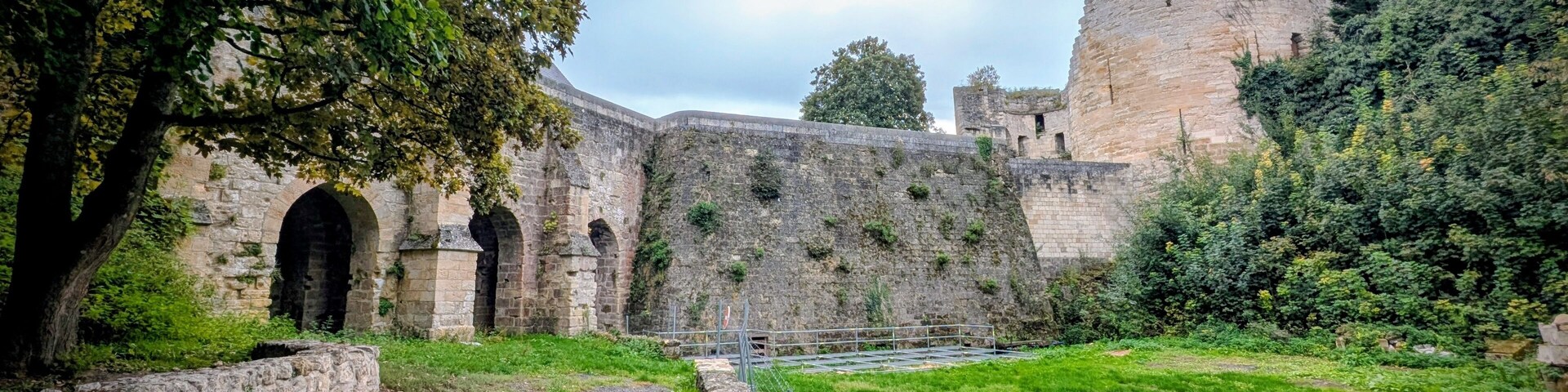 COUCY-LE-CHATEAU-AUFFRIQUE (Aisne)