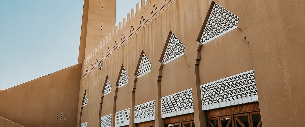 Picturesque view of Masjid Diplomatic Quarters in Riyadh, Saudi Arabia